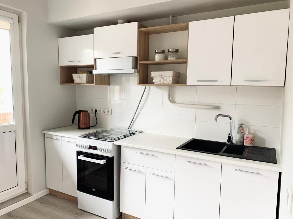 You'Ll Love This Large Apartment! Free Parking! 塔林 外观 照片